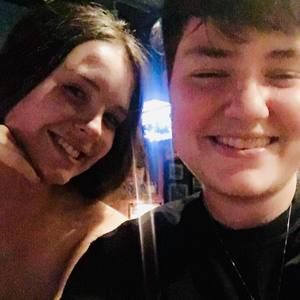 Meet your Posher, Hayley